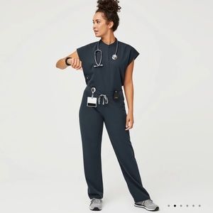 Figs Scrub Set in Dark Harbor